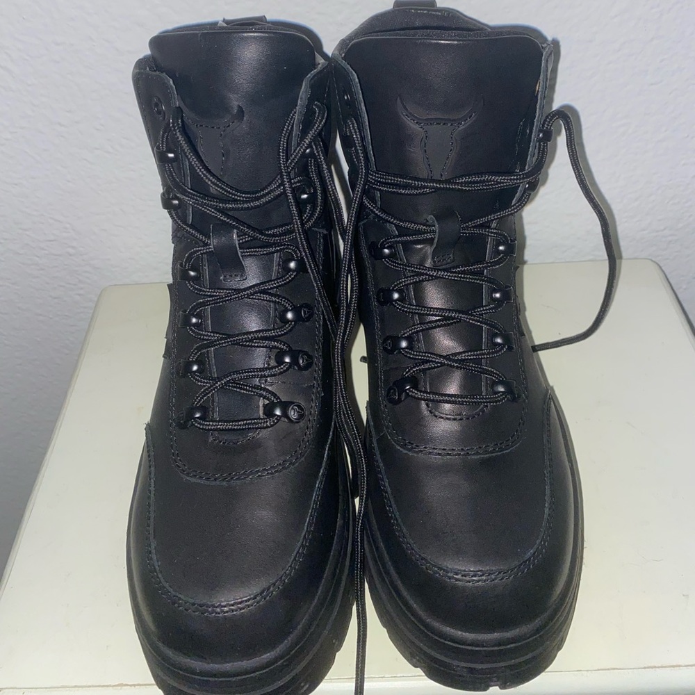 Brand new Windsor Smith Laken Black Leather Boots size 8